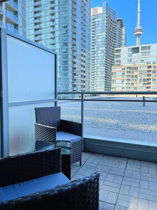 Upscale Downtown Toronto Condos By Cn Tower Luaran gambar