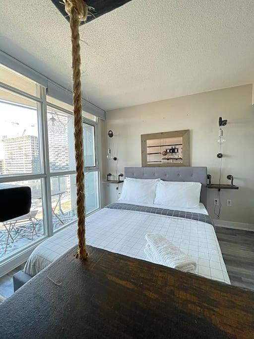 Upscale Downtown Toronto Condos By Cn Tower Luaran gambar