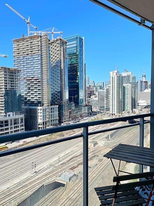 Upscale Downtown Toronto Condos By Cn Tower Luaran gambar